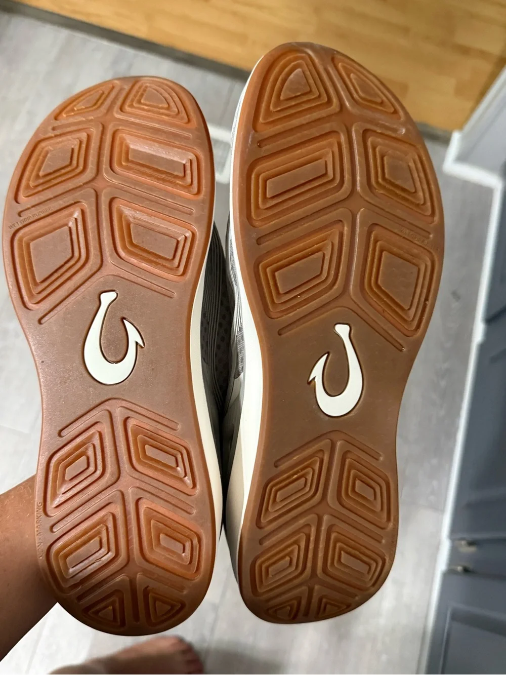 OluKai men sneaker